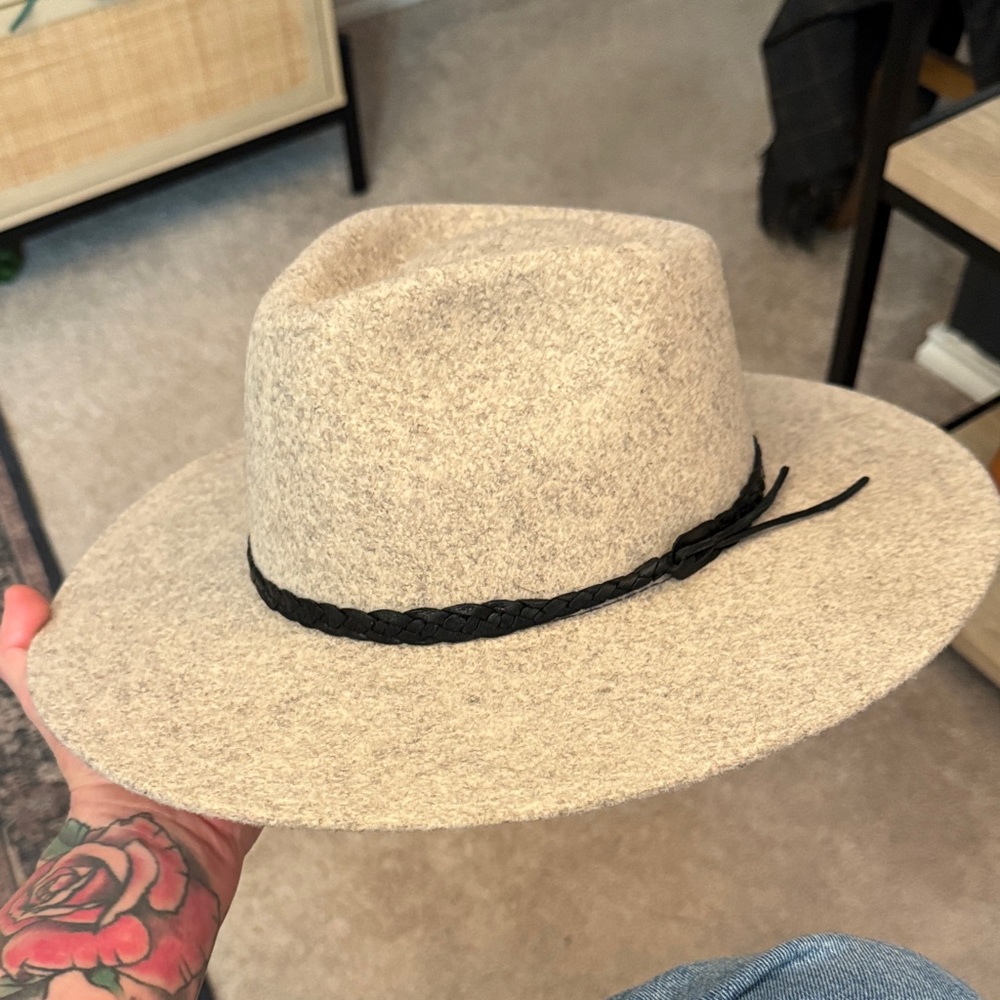 Men's Classic Tan Fedora with Black Braided Band